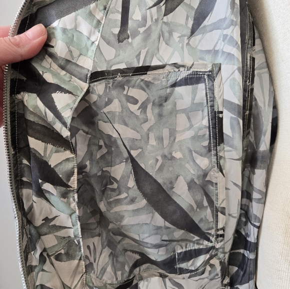 Massimo Dutti Lightweight Palm Fronds Jacket. Size Medium - Picture 10 of 15